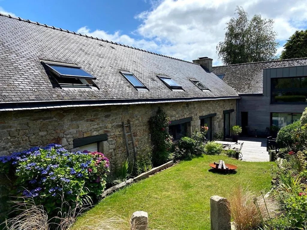 La Maison De Nati Guidel Bed & Breakfast